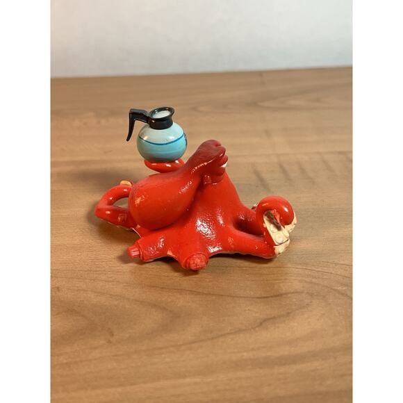 Finding Dory Disney Pixar Plastic Figure Hank the Octopus w/Dory In Coffee Pot - Picture 2 of 5